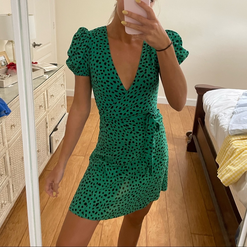 Puff sleeve wrap dress